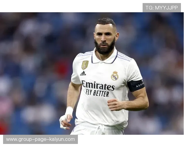 皇马长传反击速度惊人，本泽马门前补射再添一分