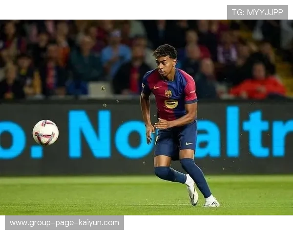 巴萨围攻马竞禁区，亚马尔抽射被门将托出