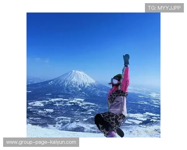 滑雪高速冲下山坡，惊险画面堪比动作片